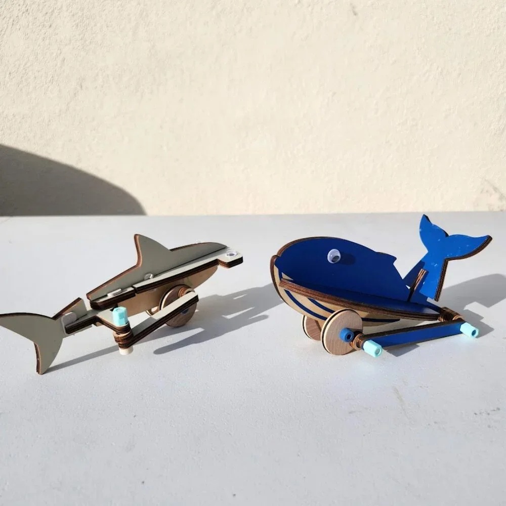 KiwiCo. Kiwi Co. Automata automaton Whale Hammerhead Shark Toy Rolling Biology